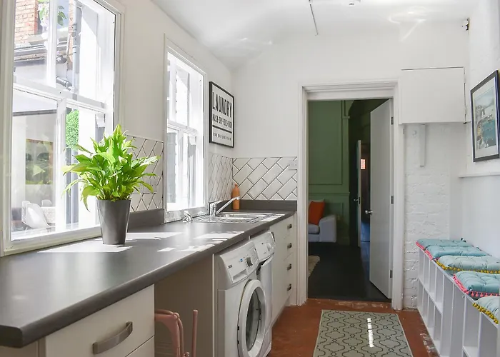 Esplanade * Σκάρμπορο